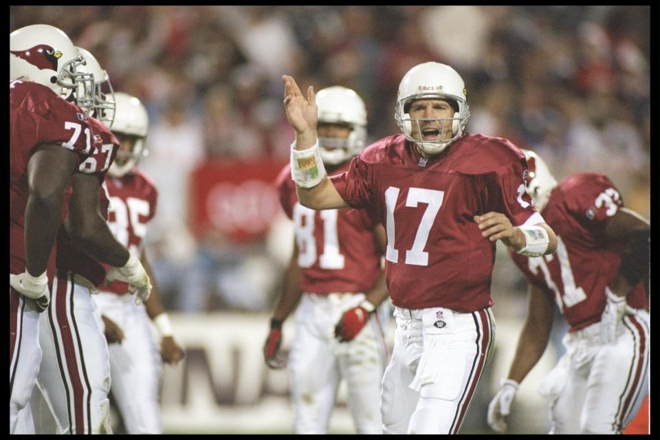 25 Dec 1995: Quarterback Dave Krieg of the Arizona Cardinals looks on during a game against the <a class="link " href="https://sports.yahoo.com/nfl/teams/dallas/" data-i13n="sec:content-canvas;subsec:anchor_text;elm:context_link" data-ylk="slk:Dallas Cowboys;sec:content-canvas;subsec:anchor_text;elm:context_link;itc:0">Dallas Cowboys</a> at Sun Devil Stadium in Tempe, Arizona. The Cowboys won the game, 37-13.