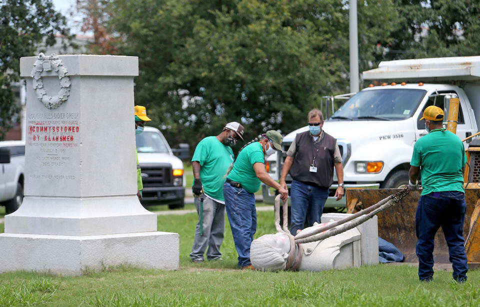 Image: Confederate statues vandalized in New Orleans (Michael DeMocker / Getty Images)