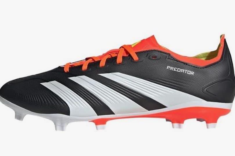 Adidas Predator League football boots with logo