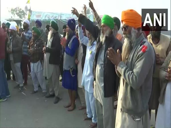 A visual from Singhu border on Monday morning. Photo/ANI