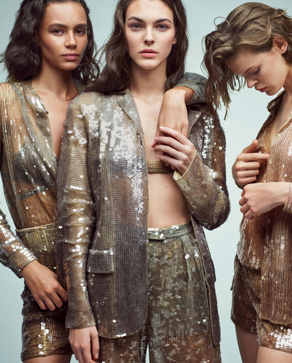 <p><strong>Models: </strong>Binx Walton, Vittoria Ceretti, Cara Taylor <br><strong>Photographer:</strong> Mario Sorrenti<br>(Photo: Courtesy of Alberta Ferretti) </p>