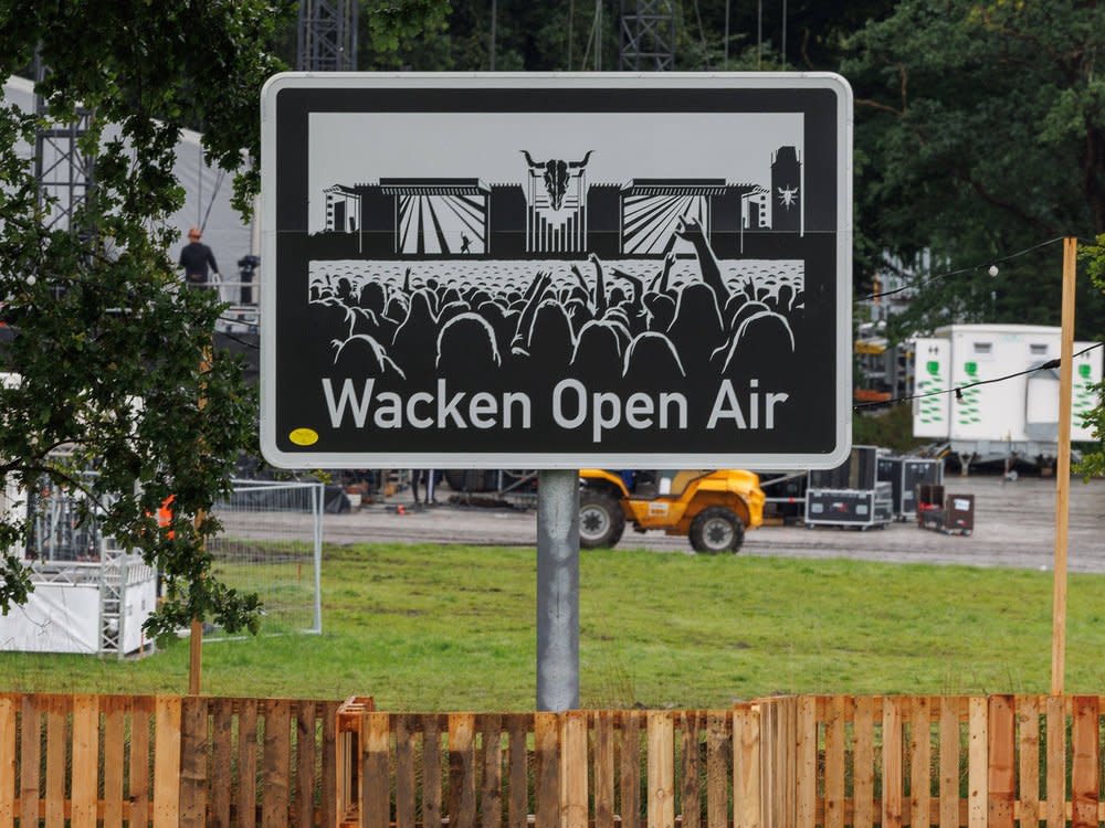 Starker Regen beeinträchtigt die Anreise: Der Startschuss für das Wacken Open Air 2023 soll am Mittwochnachmittag fallen. (Bild: imago/Dirk Jacobs)