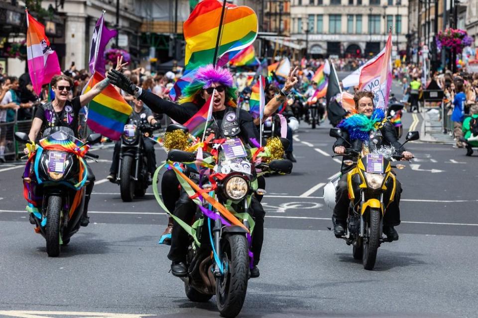 photo gallery Dyke Marches Dykes on Bikes worldwide through history