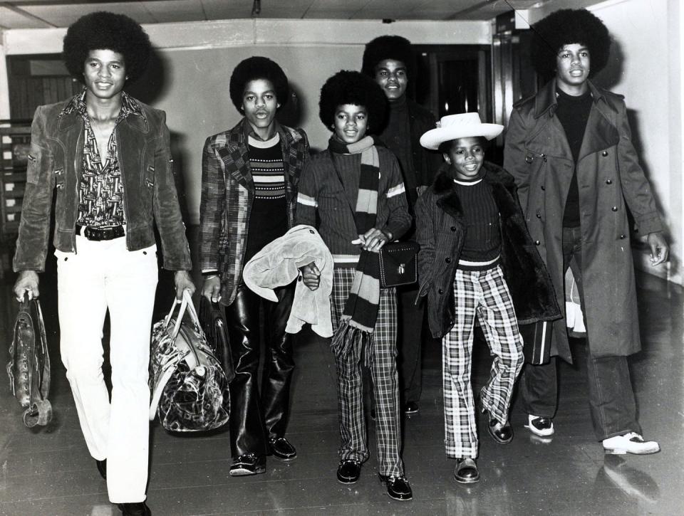 Celebrities at the Airport in the 1970s: The Photos