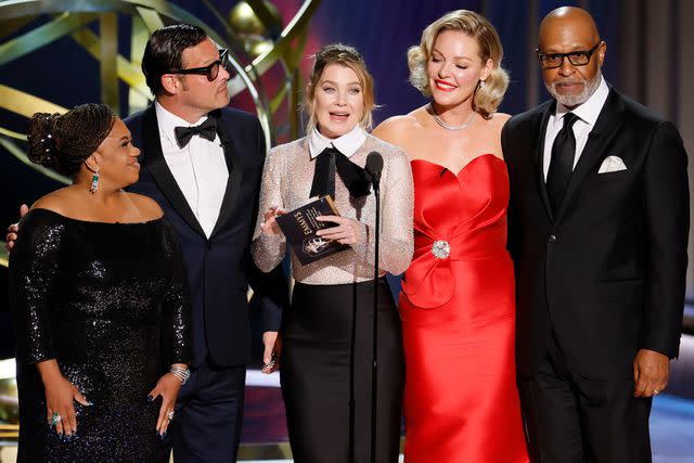 <p>Robert Gauthier/Los Angeles Times via Getty</p> Chandra Wilson, Justin Chambers, Ellen Pompeo, Katherine Heigl and James Pickens at the 2023 Emmy Awards