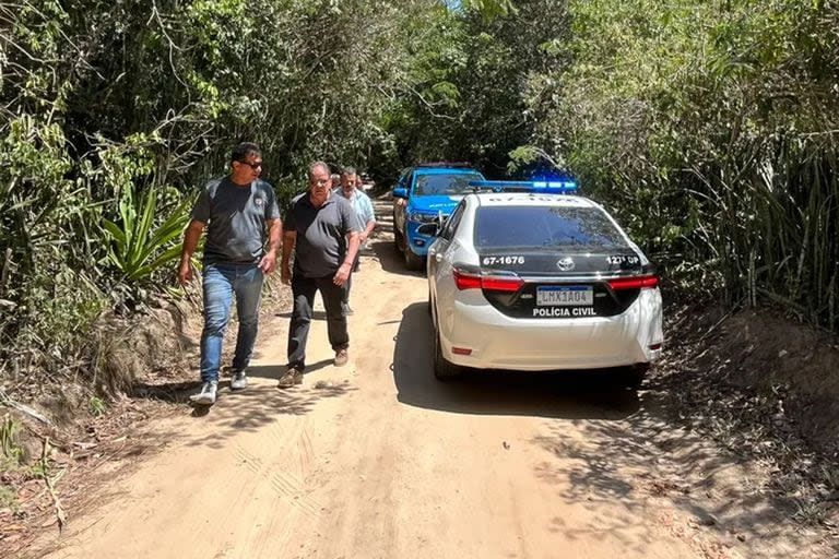 Su cuerpo de la joven de 31 años fue hallado por un residente de la zona junto a un perro que se presume era de la víctima