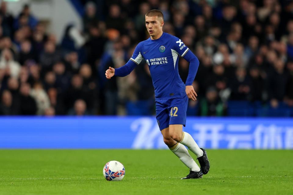 Gilchrist was thrown in at the deep end after Colwill's injury in the warm-up (Chelsea FC via Getty Images)