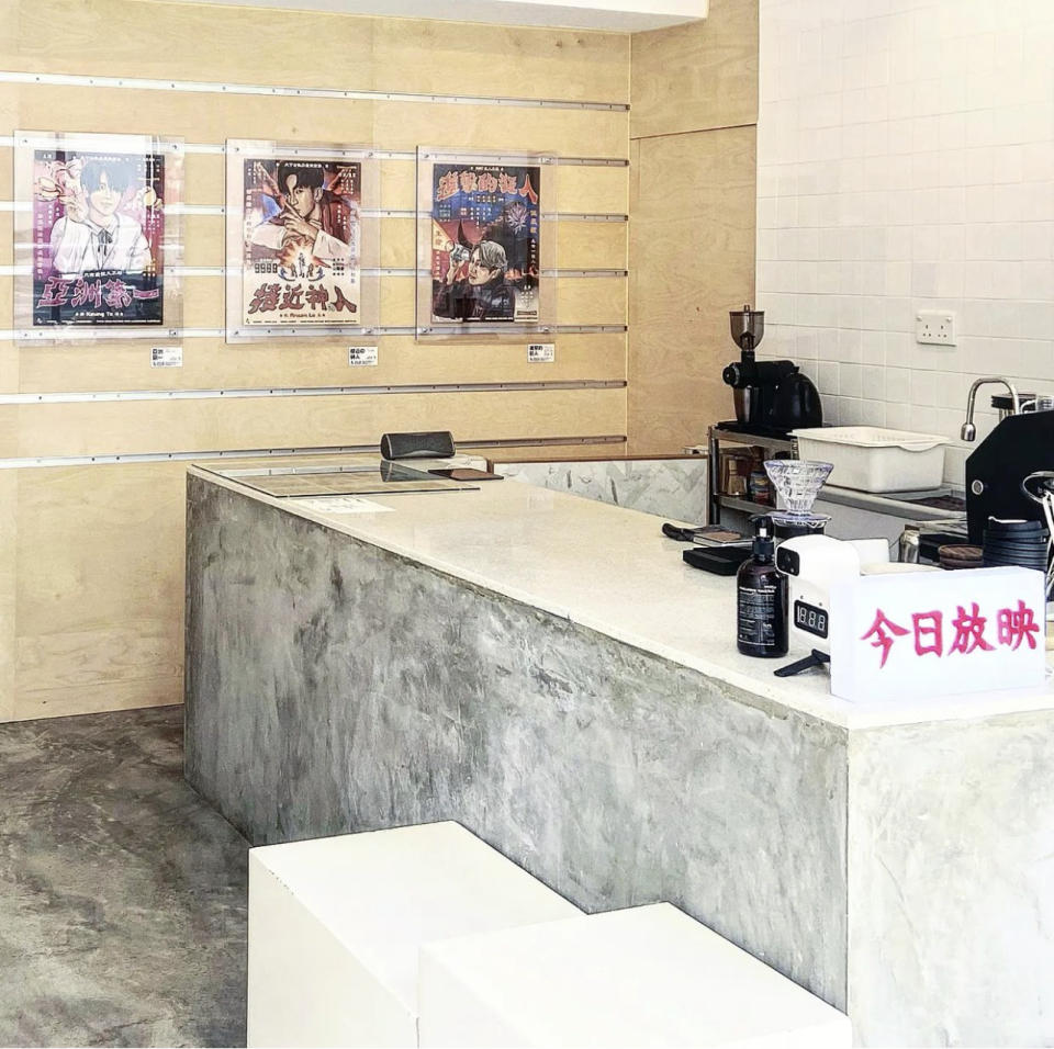 深水埗全新咖啡店兼藝文空間 Whatever Coffee，聯乘無紙用工作室合辦首個展覽《自己的童年回憶vs女兒的童年回憶》無紙用作品展。