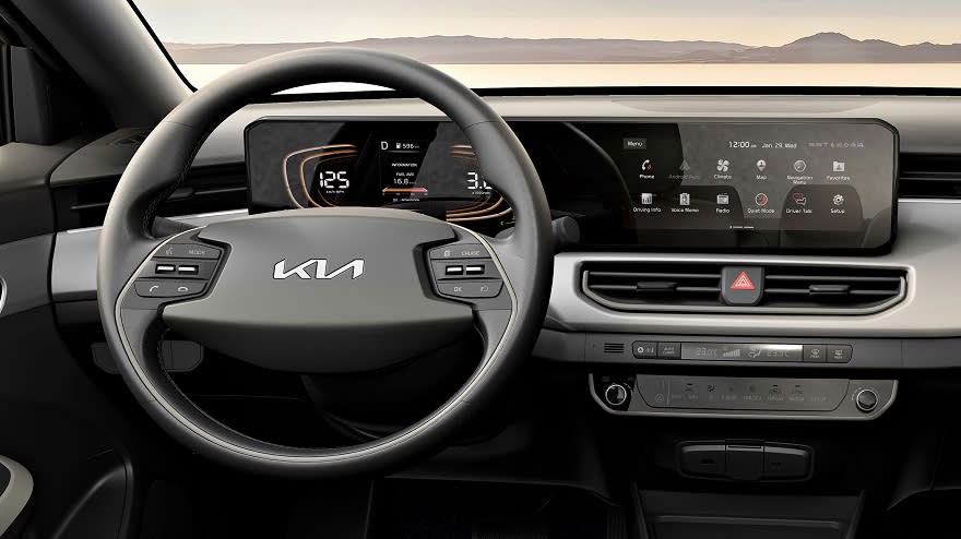 Por dentro, el Kia K3 luce un diseño bien moderno.