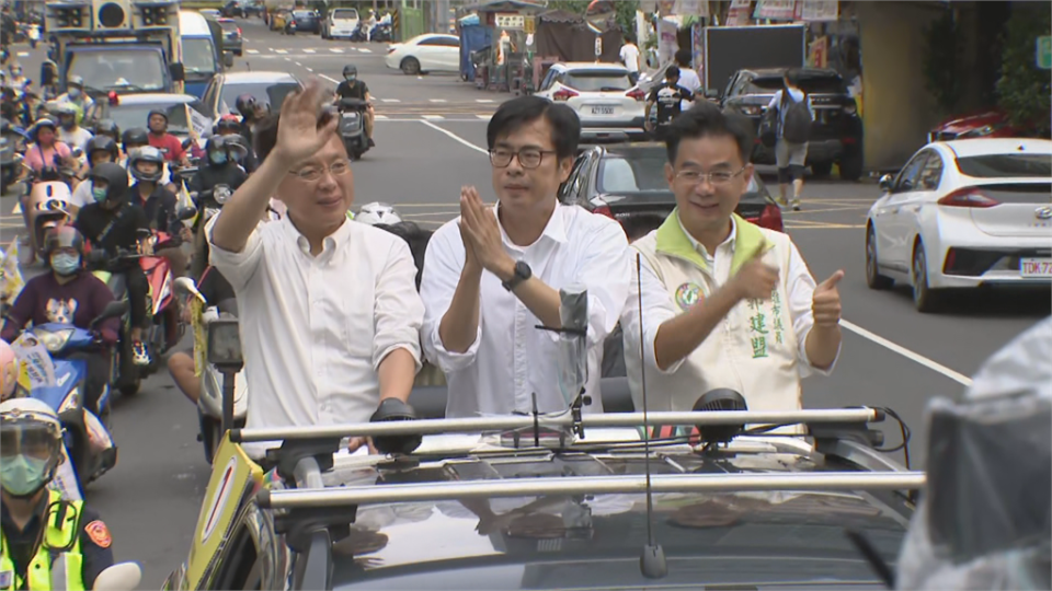 高雄市長補選當選人陳其邁16日掃街謝票。（圖／民視新聞）
