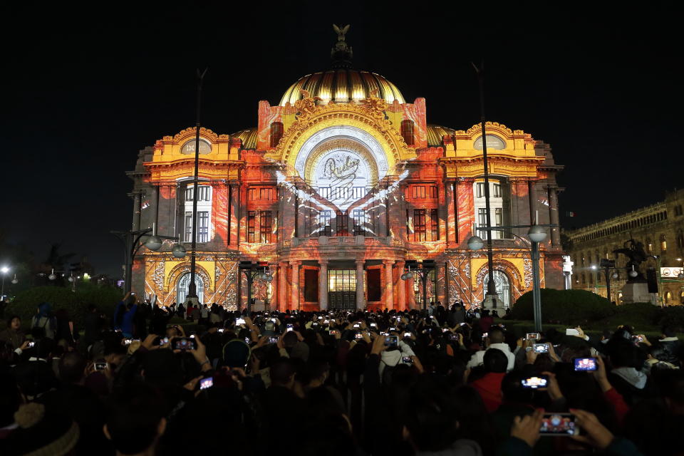 FOTOS: Fantástica fiesta de luces ilumina Ciudad de México tras el sismo