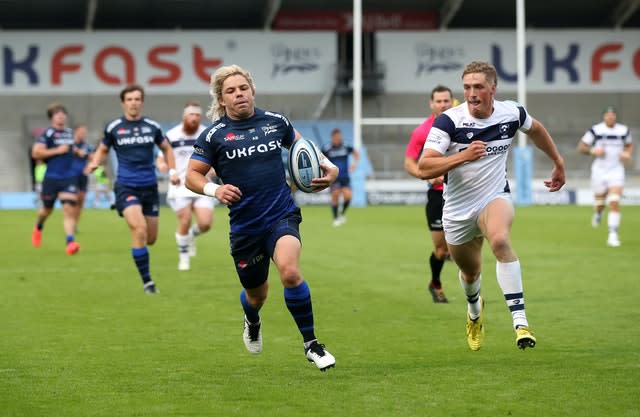 Sale’s Faf De Klerk on his way to scoring his side's third try