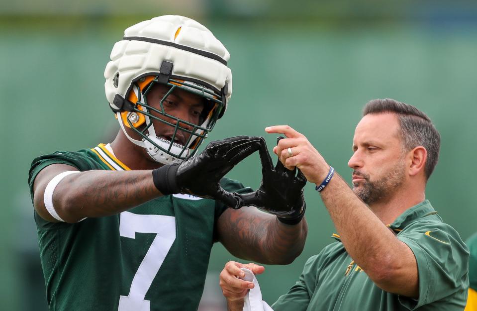 Green Bay Packers linebackers coach Anthony Campanile gives instruction to linebacker Quay Walker (7) during practice on Thursday, August 8, 2024, at Ray Nitschke Field in Ashwaubenon, Wis. 
Tork Mason/USA TODAY NETWORK-Wisconsin