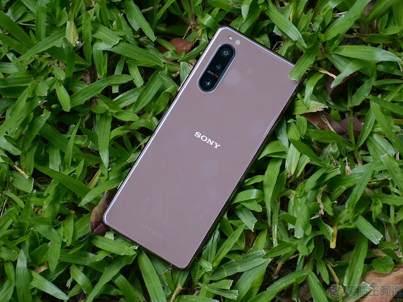 用 Xperia 5 II 抓住城市裡每個不起眼的感動