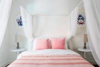 <p>Next is the White Queen’s room, which has a light and airy feel, aided by the large window and ample natural light. (Airbnb) </p>