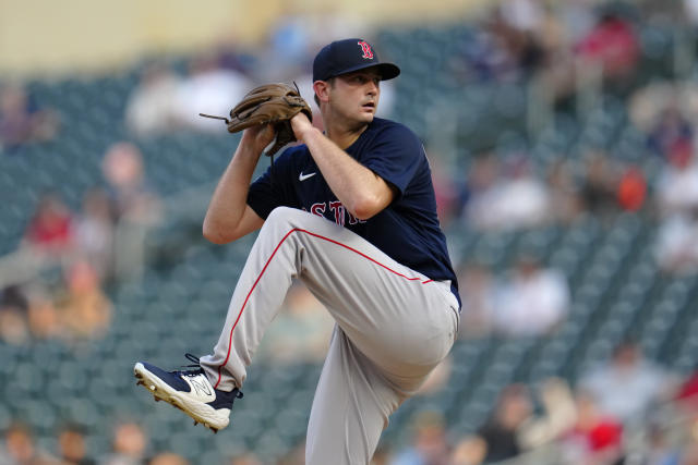 Kyle Farmer injury: Twins infielder leaves game after getting hit