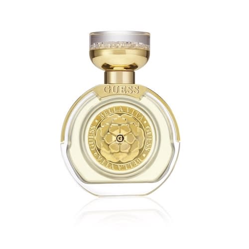 48,50€ / 50mL<br><p>Un parfum élégant aux notes de fond chaudes et texturées de Fève Tonka et de Praline qui apportent une sensation de confort. </p><br><a href="https://www.nocibe.fr/guess-bella-vita-eau-de-parfum-50-ml-s241281" rel="nofollow noopener" target="_blank" data-ylk="slk:Acheter;elm:context_link;itc:0;sec:content-canvas" class="link ">Acheter</a>