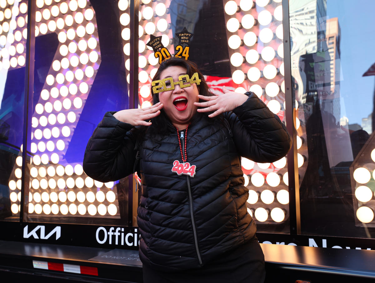 How To Watch The New Year’s Eve Specials On TV & The Times Square Ball
