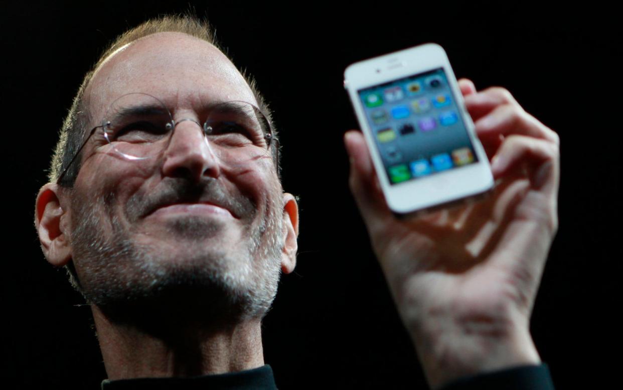 Steve Jobs’ error-filled CV expected to fetch £35,000