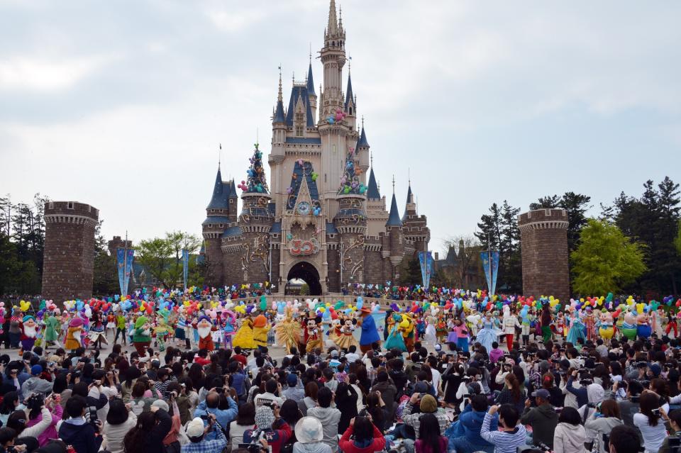Tokyo Disneyland (Photo credit should read YOSHIKAZU TSUNO/AFP via Getty Images)