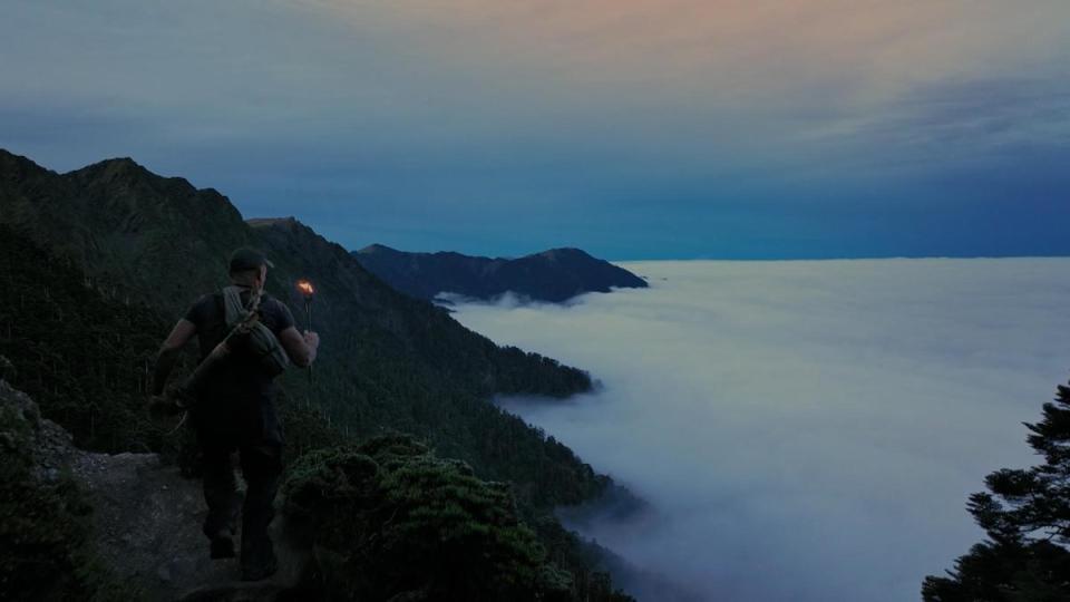 從合歡山上遠眺的美景，堪稱美不勝收，但也充滿危機。（Discovery頻道提供）