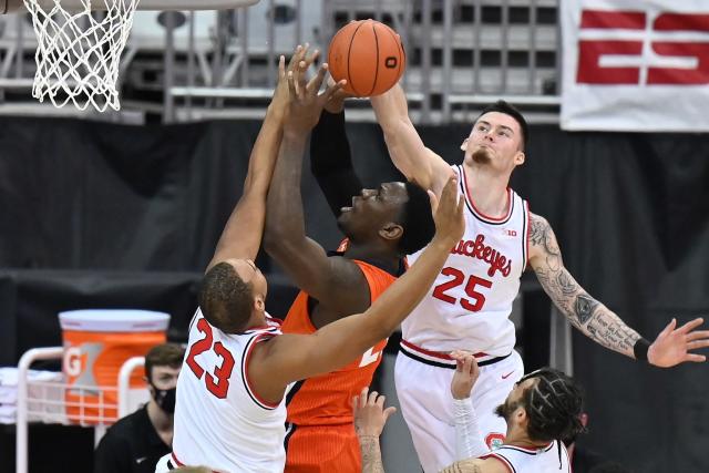 Kofi Cockburn Fighting Illini basketball jersey