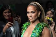 <p>Beides für sie keine Frage des Alters: Jennifer Lopez war unlängst der Star bei einer Show der Mailänder Fashion Week und ist der "reifste" aller Instagram-Stars: Die 51-Jährige besitzt 183 Millionen Follower. (Bild: Getty Images/Vittorio Zunino Celotto)</p> 