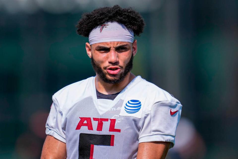 Jul 28, 2023; Flowery Branch, GA, USA; Atlanta Falcons wide receiver Drake London (5) on the field during training camp at IBM Performance Field. Mandatory Credit: Dale Zanine-USA TODAY Sports