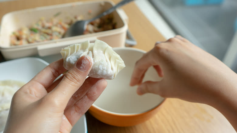 Crimping gyoza by hand