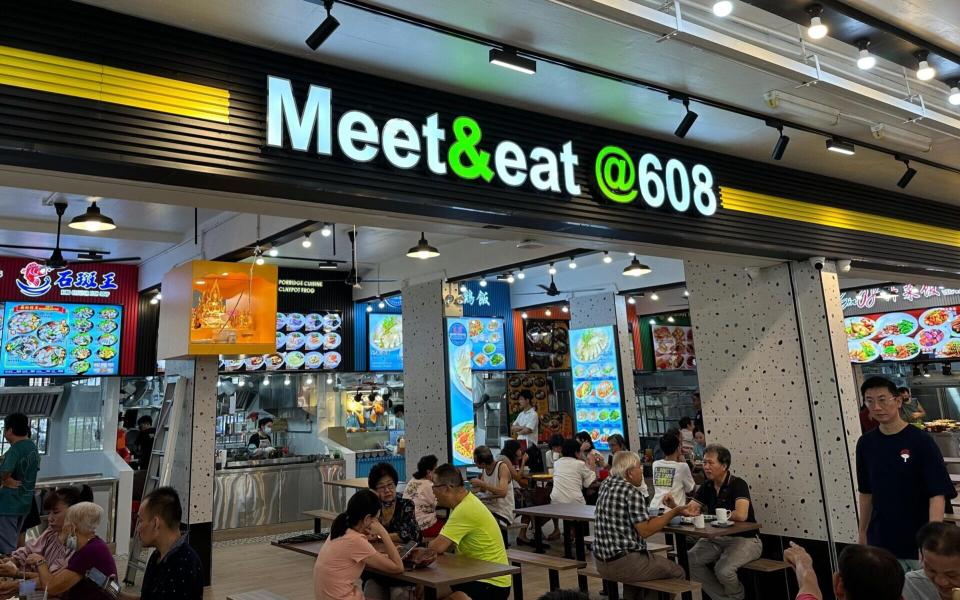 meet and eat - signage