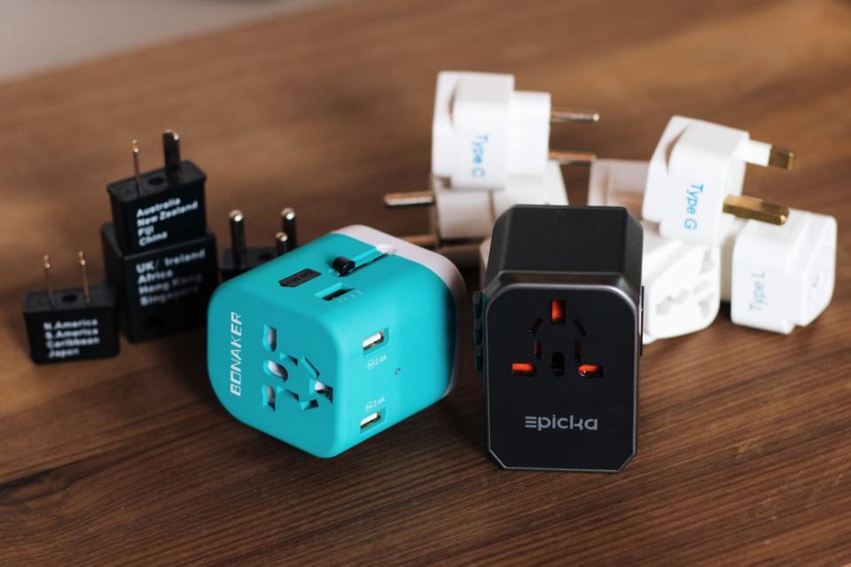 Travel plug adapter