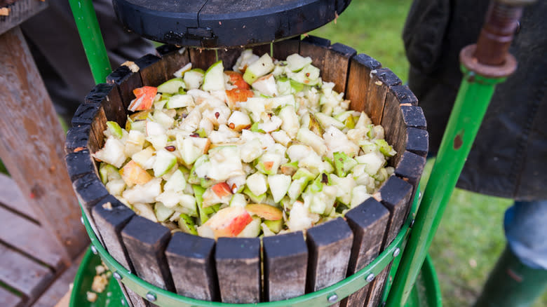 old-fashioned cider press