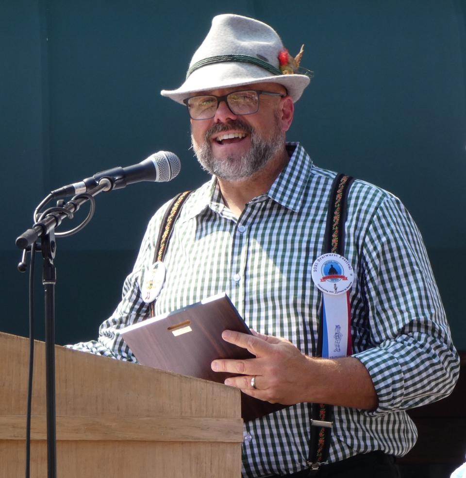 Bratwurst Festival Director Kevin Myers speaks during the event's opening ceremony in 2021.
(Photo: Gere Goble/Telegraph-Forum)