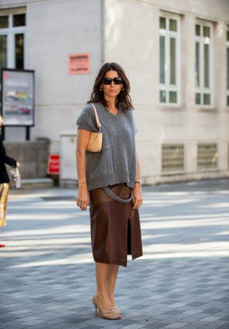 12 Complementary Brown Clothing Outfits