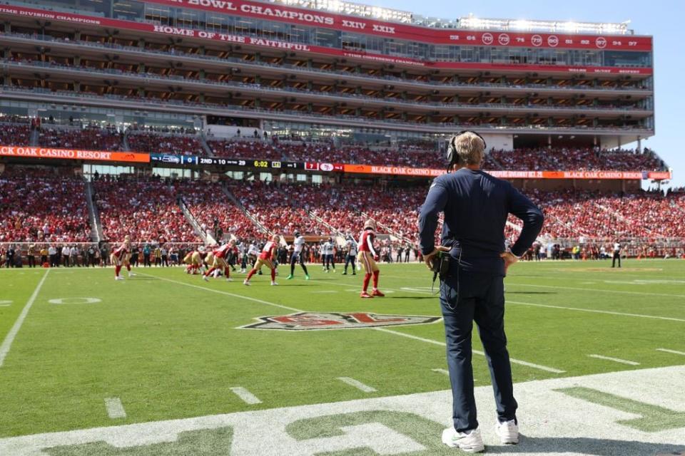 SANTA CLARA, CALIFORNIA - OCTOBER 03: Head coach Pete Carroll of the Seattle Seahawks looks on during the first half against the San Francisco 49ers  at Levi's Stadium on October 03, 2021 in Santa Clara, California. (Photo by Ezra Shaw/Getty Images)