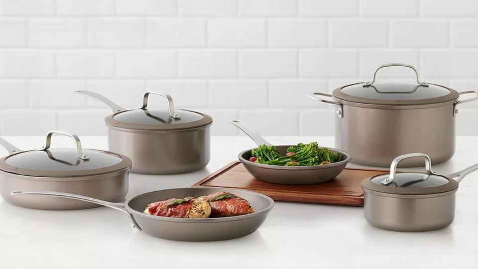 Get your food ready with some style by using this Food Network cookware set.