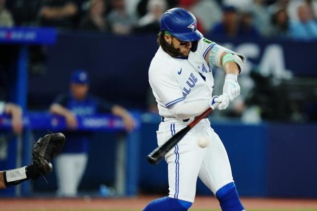 Blue Jays earn top wild card, beat Os 5-1 as Guerrero homers