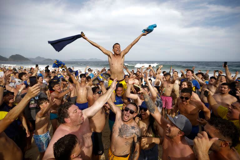 Banderazo de los hinchas Boca en la playa de Copacabana
Brasil, 3 de noviembre