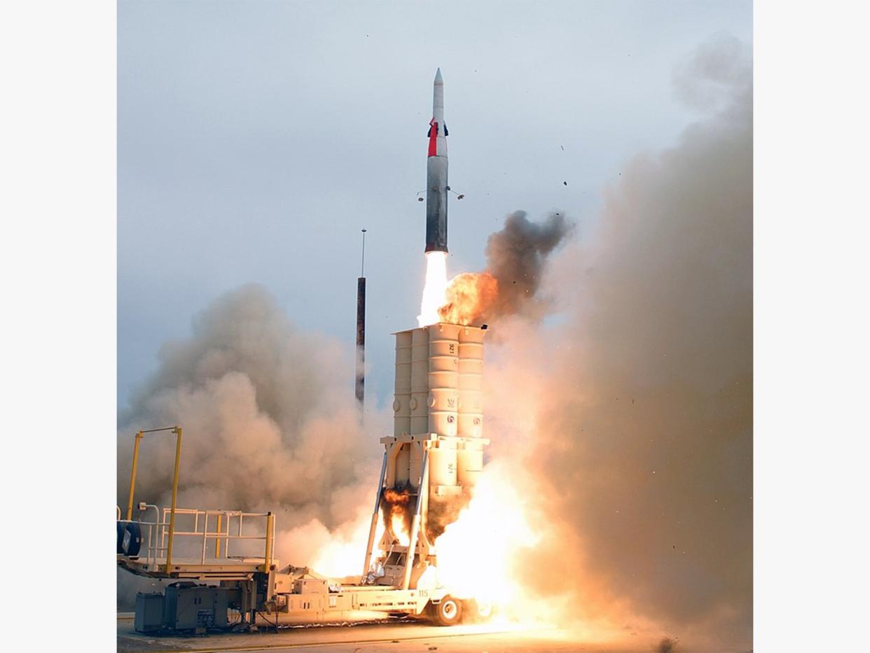 Arrow-3 test in California in 2004 (US Navy News Service)