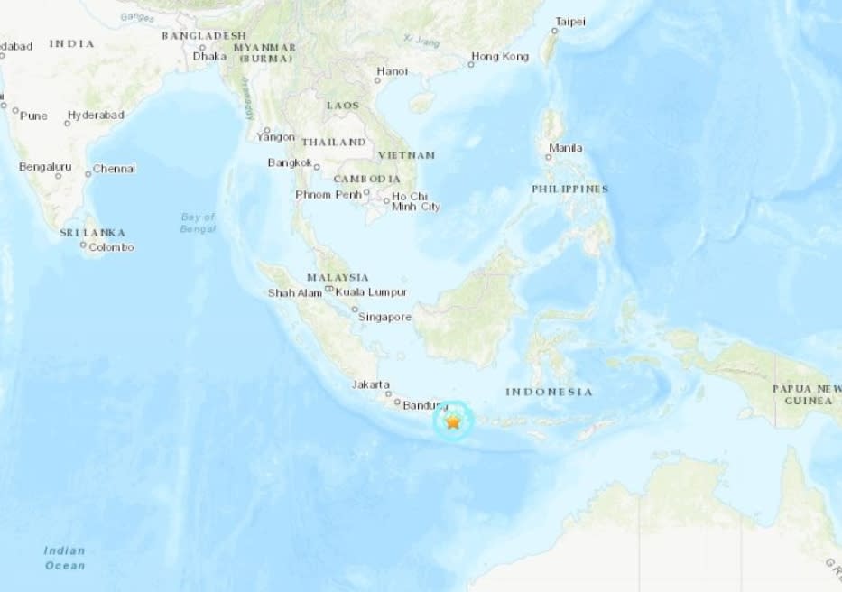 印尼東爪哇勿里達市南南東方91公里處海域10日發生規模6地震。星號處為震央。（圖取自美國地質調查所網頁earthquake.usgs.gov）