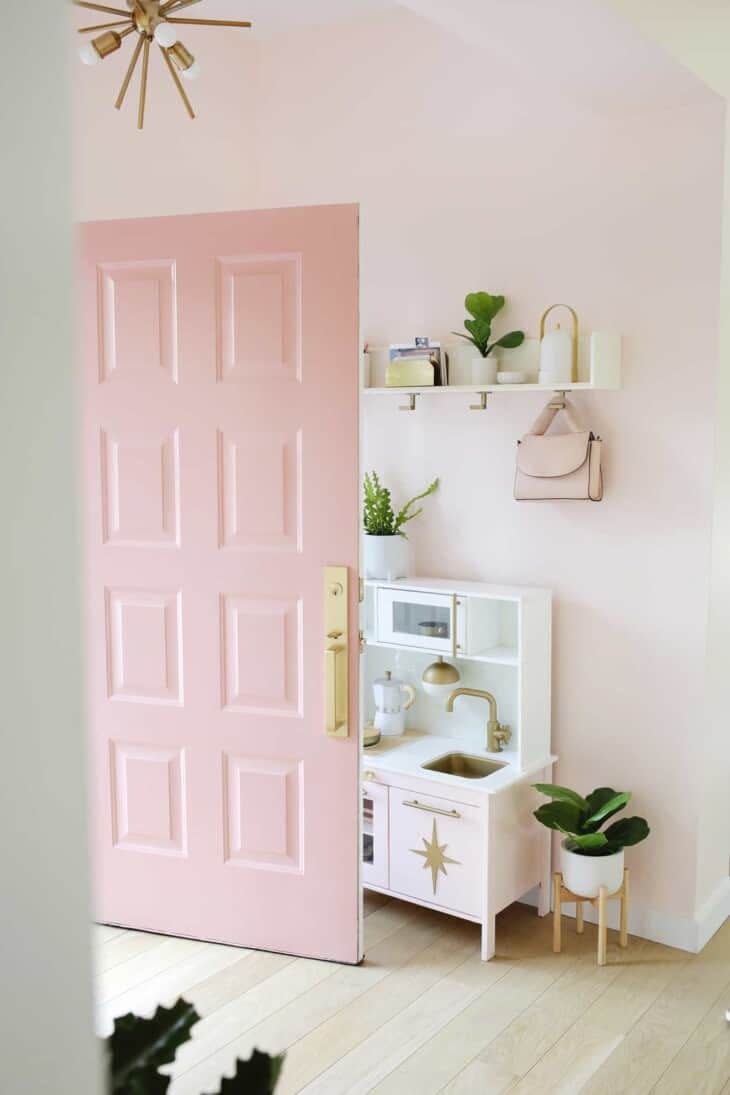 pink entry