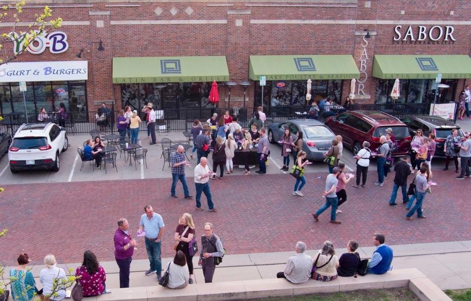 The Midwest Winefest’s other big event is the Old Town Walkabout, and about 200 tickets are still available at midwestwinefest.org