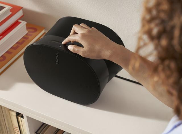 Sonos Era 300 Speaker Supports Spatial Audio - Global Village