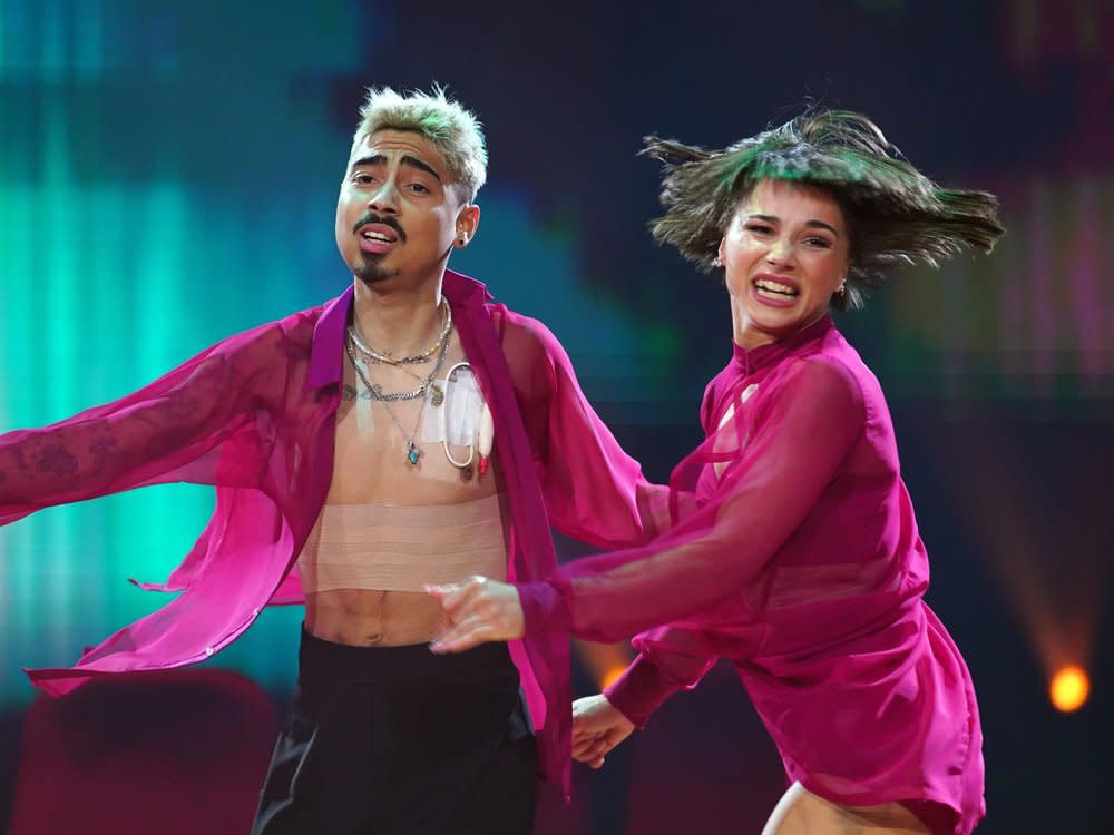 Für Tony Bauer ist aus gesundheitlichen Gründen Schluss bei "Let's Dance". Am Freitag musste aber auch noch ein weiterer Promi die Show verlassen. (Bild: RTL/Stefan Gregorowius)