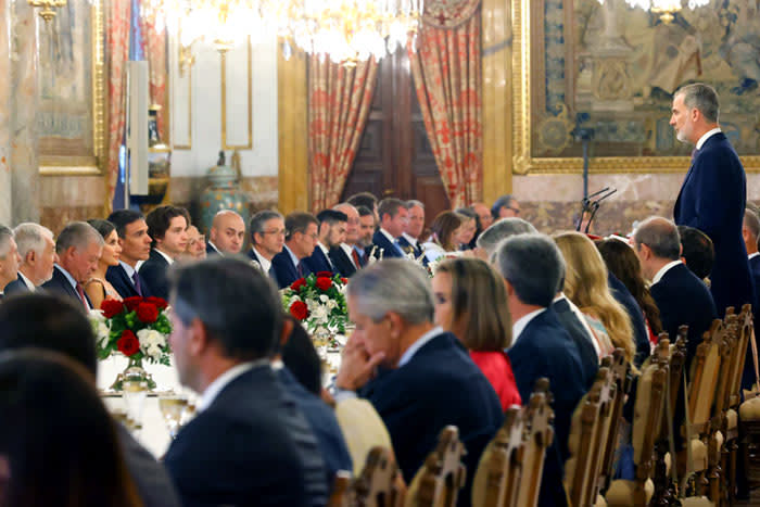 El príncipe Hashem durante el almuerzo