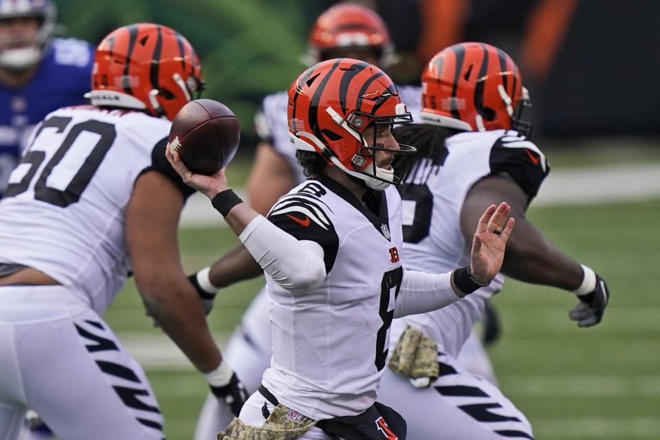 Cincinnati Bengals quarterback Brandon Allen passes during the second half of an NFL football game against the New York Giants, Sunday, Nov. 29, 2020, in Cincinnati. (AP Photo/Bryan Woolston)