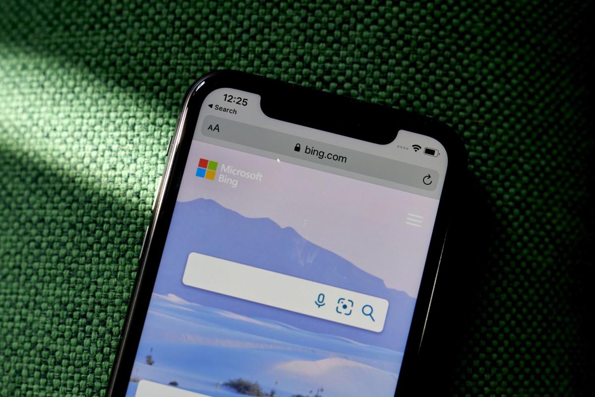 مايكروسوفت تقول إن أبل استخدمت Bing كورقة مساومة لجوجل
