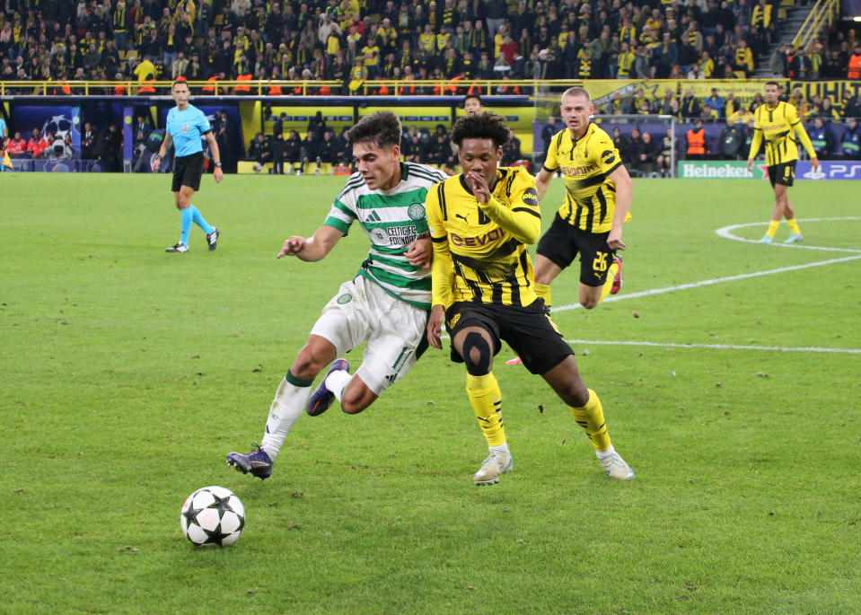  01 10 2024, UEFA Champions League, Borussia Dortmund v Celtic Glasgow, v Alex Valle Celtic FC , Julien Duranville Borussia Dortmund 