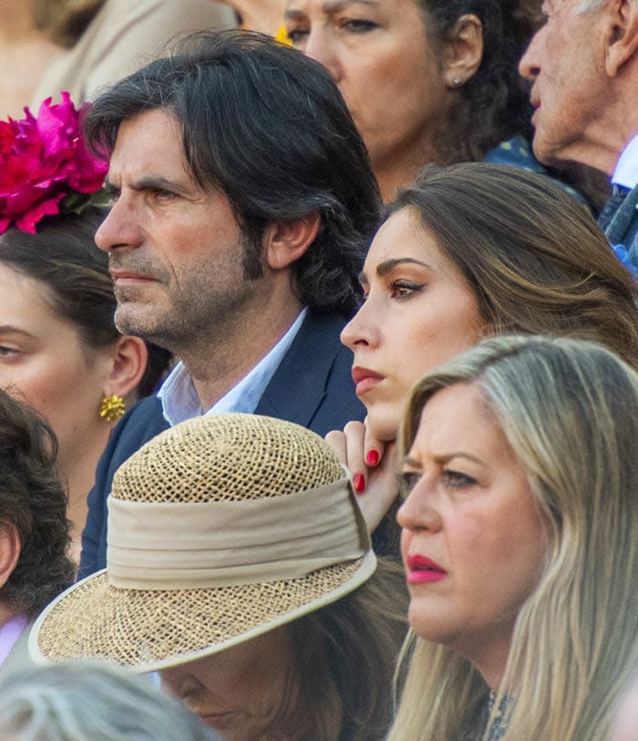 Javier Conde con su hija Estrella en los toros