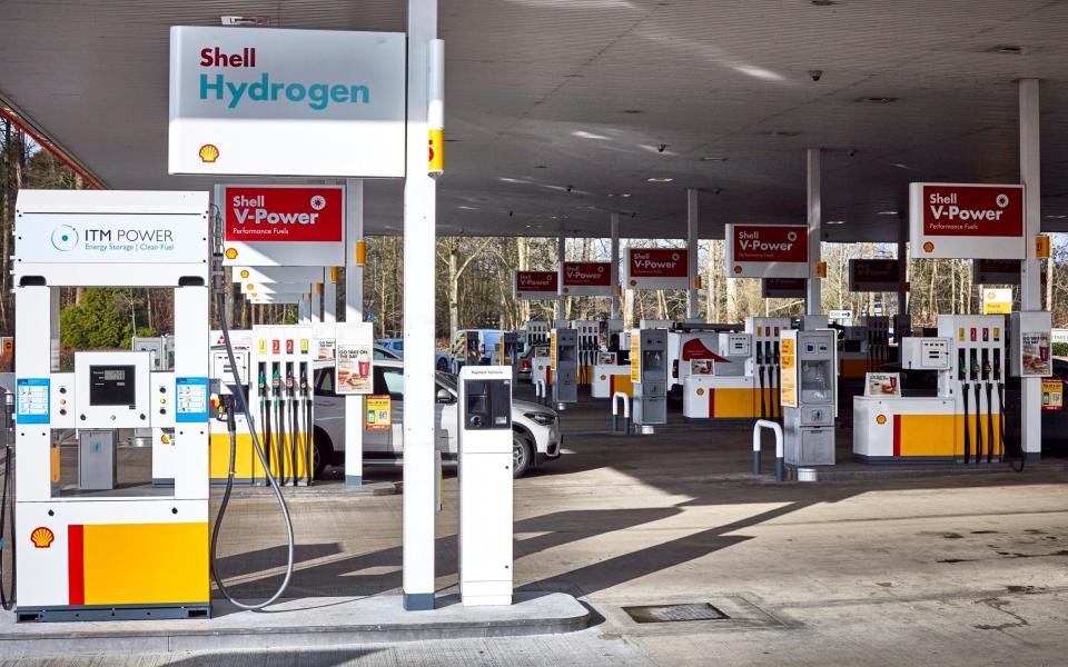 Hydrogen refuelling at Shell Beaconsfield - Ed Robinson/Shell